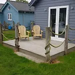 Blue Moon, The Bay, 2 Bedrooms With Ensuites, Parking For 2 Cars, 2 Dogs Welcome Filey