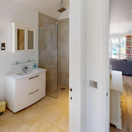 Nyaraló Blue Moon, The Bay, 2 Bedrooms With Ensuites, Parking For 2 Cars, 2 Dogs Welcome