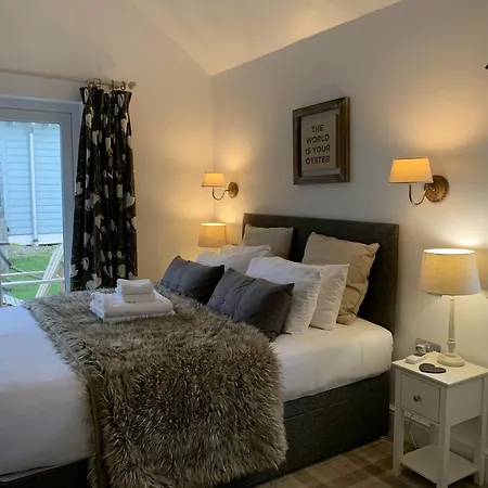 Blue Moon, The Bay, 2 Bedrooms With Ensuites, Parking For 2 Cars, 2 Dogs Welcome