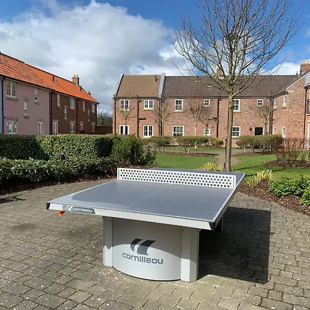 Blue Moon, The Bay, 2 Bedrooms With Ensuites, Parking For 2 Cars, 2 Dogs Welcome Holiday home