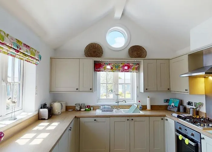 Blue Moon, The Bay, 2 Bedrooms With Ensuites, Parking For 2 Cars, 2 Dogs Welcome Holiday home