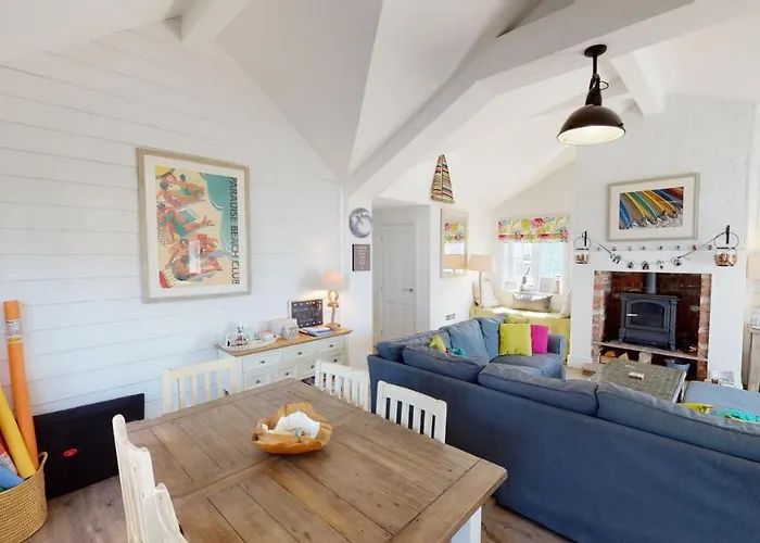 Blue Moon, The Bay, 2 Bedrooms With Ensuites, Parking For 2 Cars, 2 Dogs Welcome Filey