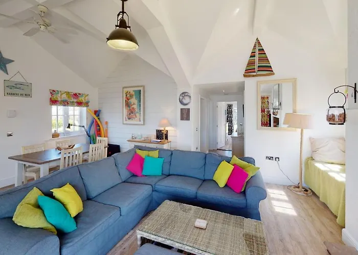 Blue Moon, The Bay, 2 Bedrooms With Ensuites, Parking For 2 Cars, 2 Dogs Welcome *