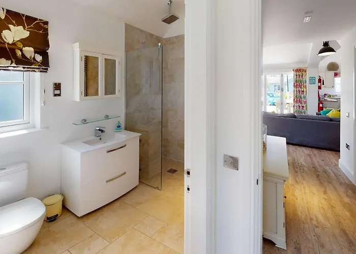 Holiday home Blue Moon, The Bay, 2 Bedrooms With Ensuites, Parking For 2 Cars, 2 Dogs Welcome