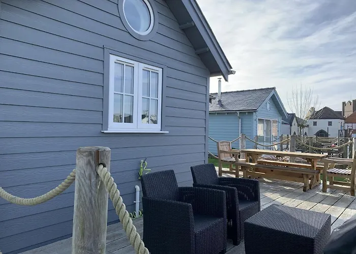 Holiday home Blue Moon, The Bay, 2 Bedrooms With Ensuites, Parking For 2 Cars, 2 Dogs Welcome