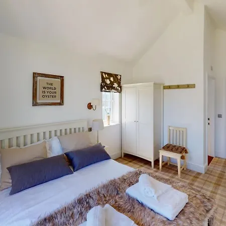 Semesterbostad Blue Moon At The Bay Filey, Sleeps 4-5, 2 Dogs Welcome *